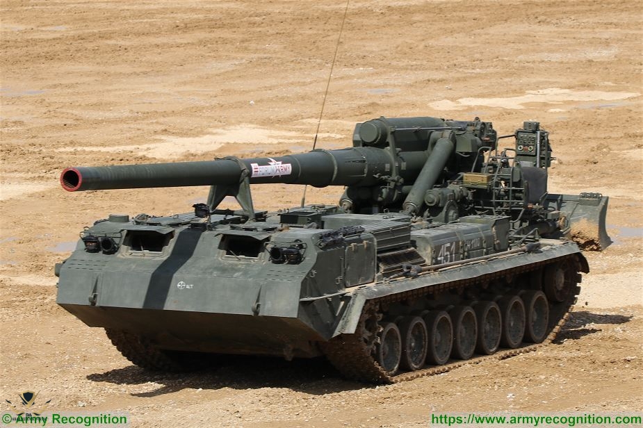 Russian_army_to_increase_fire_power_and_range_of_artillery_units_2S7_Pion_Russia_925_001.jpg