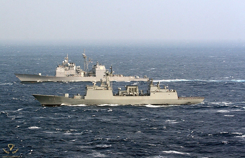 800px-ROKN_destroyer_Dae_Jo_Yeong_(DDG-977).jpg