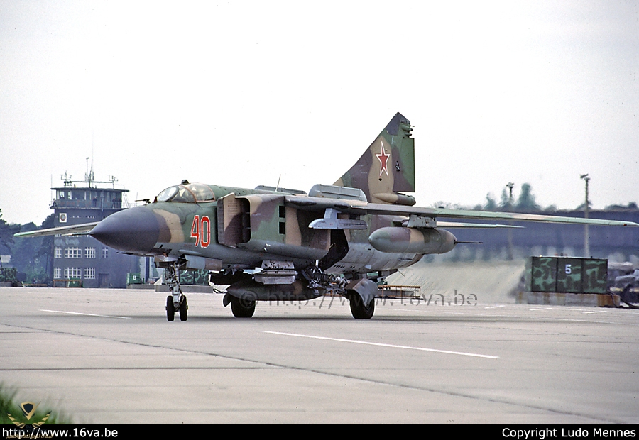 035.MiG-23MLD '40'.jpg