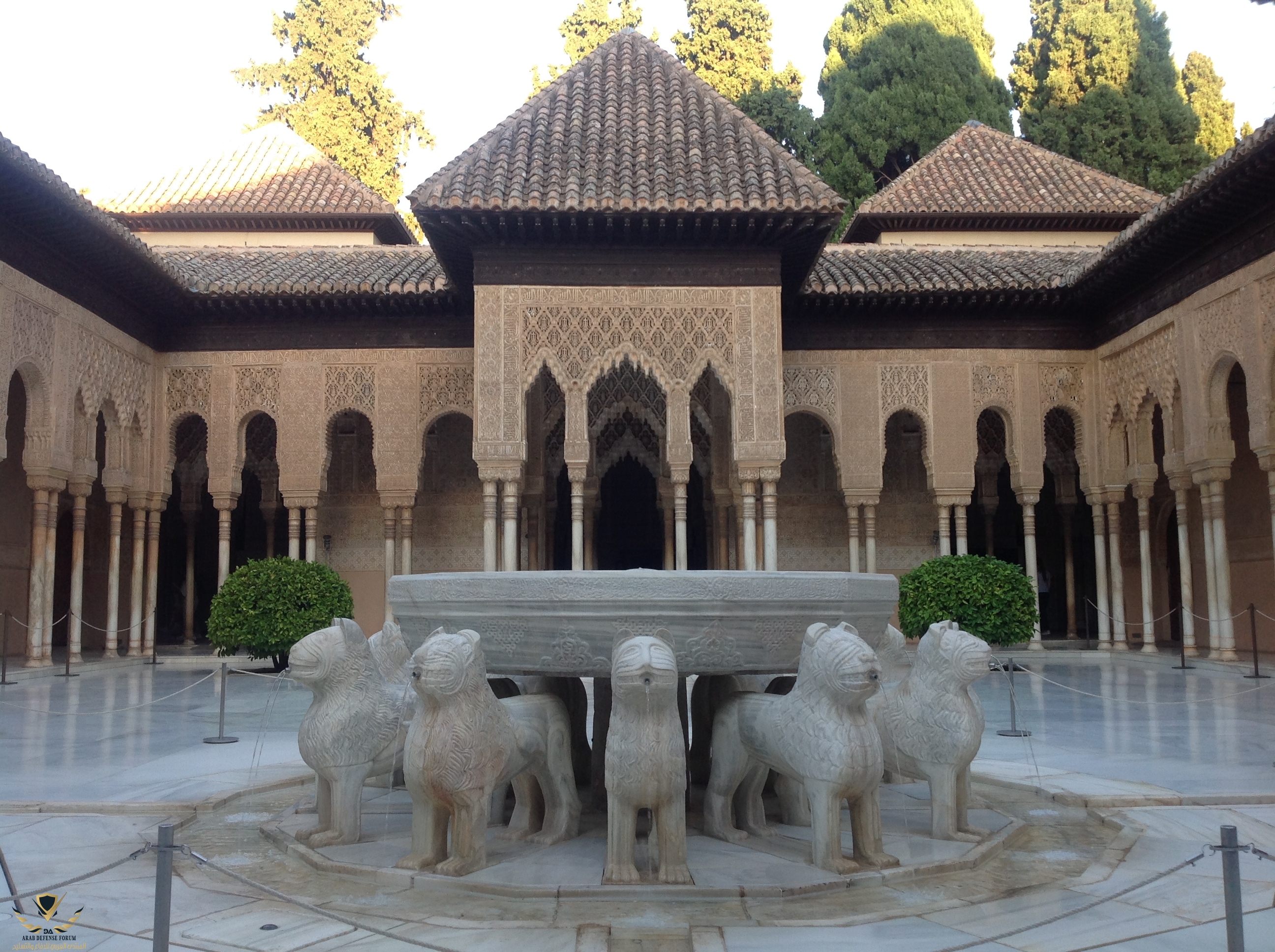 Patio_de_los_Leones._Alhambra_de_Granada._Spain..JPG