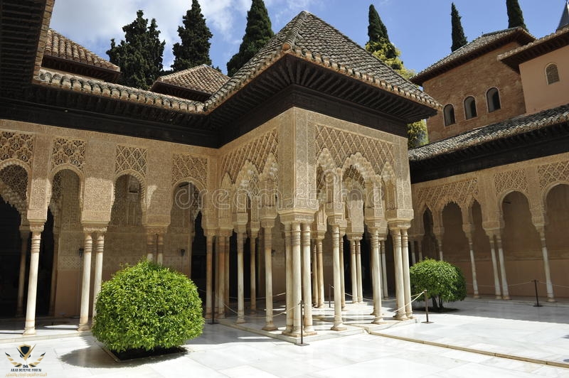 alhambra-paleis-van-leeuwen-granada-spanje-40076103.jpg