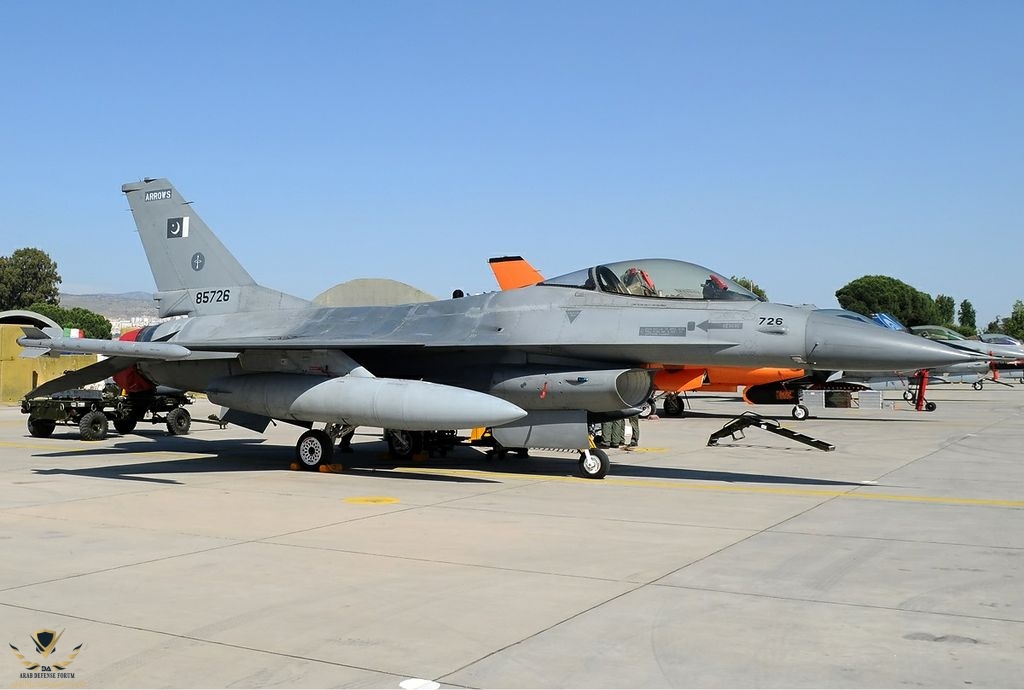 1024px-Pakistan_Air_Force_General_Dynamics_F-16A_Fighting_Falcon_(401)_Bidini.jpg