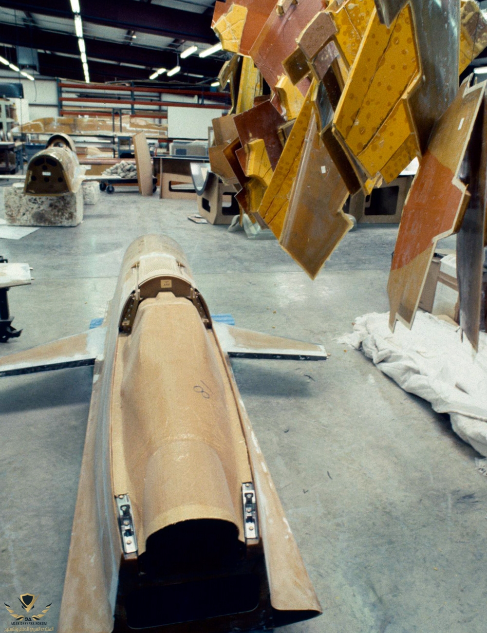 Scarab_029A_324ProductionShop_198708_Editsm.jpg