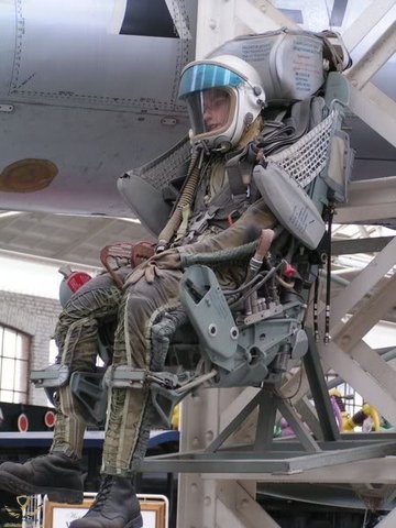 450px-MiG_Ejector_Seat.jpg