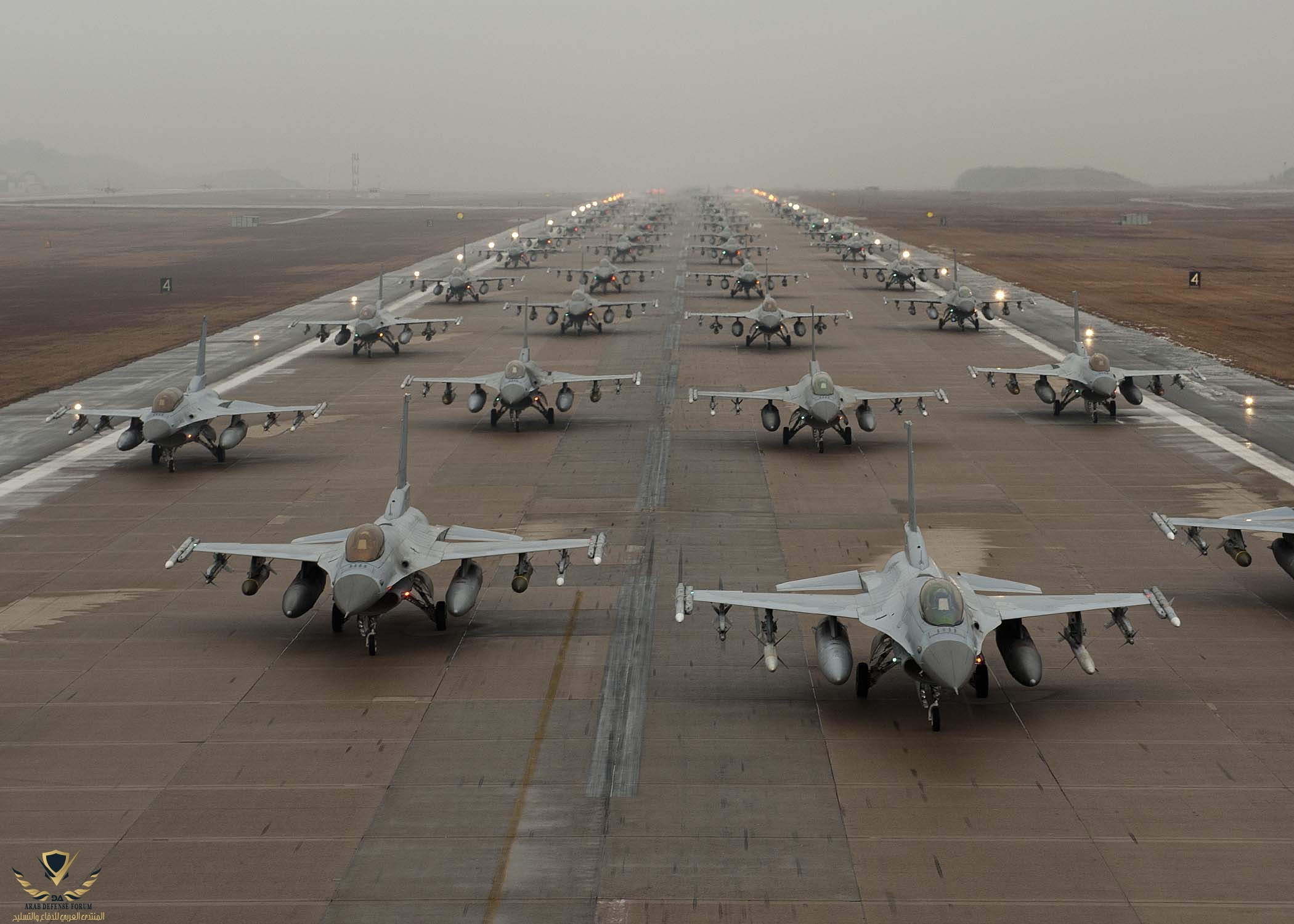 F-16_Fighting_Falcons_from_the_35th_and_80th_Fighter_Squadrons_of_the_8th_Fighter_Wing,_4th_Fi...jpg