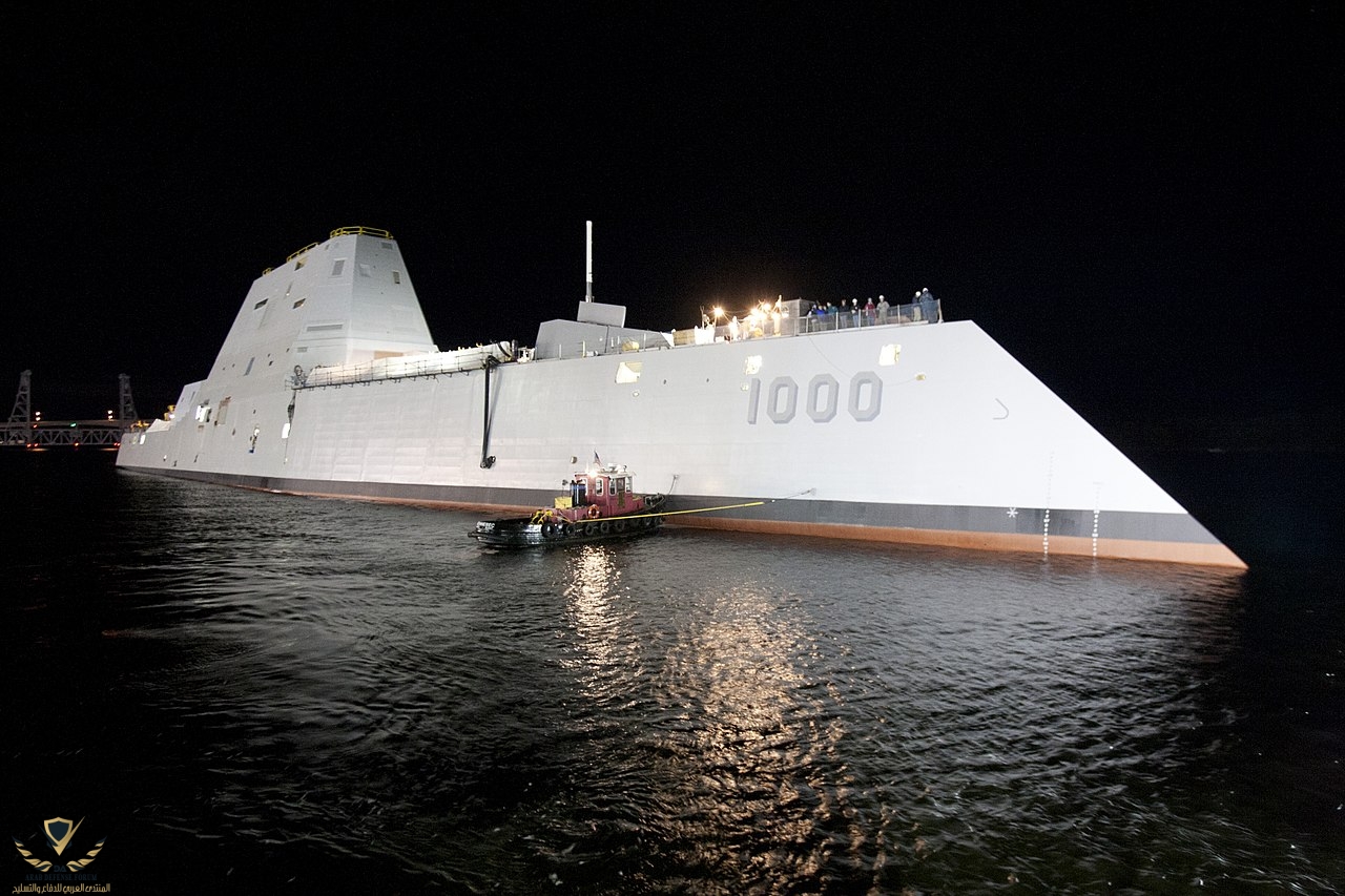 1280px-USS_Zumwalt_(DDG-1000)_at_night.jpg