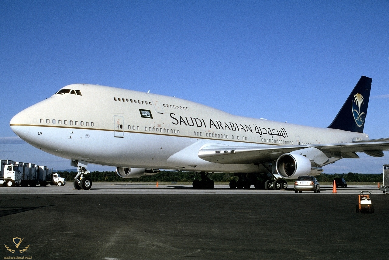 Boeing_747-3G1,_Saudi_Arabian_Royal_Flight_AN0112152.jpg