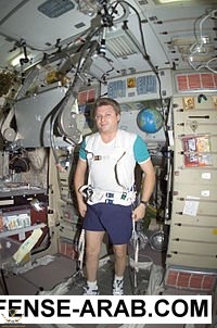 Yury_Onufrienko_exercises_on_a_treadmill_in_the_Zvezda_Service_Module.jpg