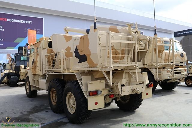 Phlox_Flox_120mm_6x6_wheeled_self-propelled_howitzer_mortar_carrier_Ural-4320_Russia_Russian_d...jpg