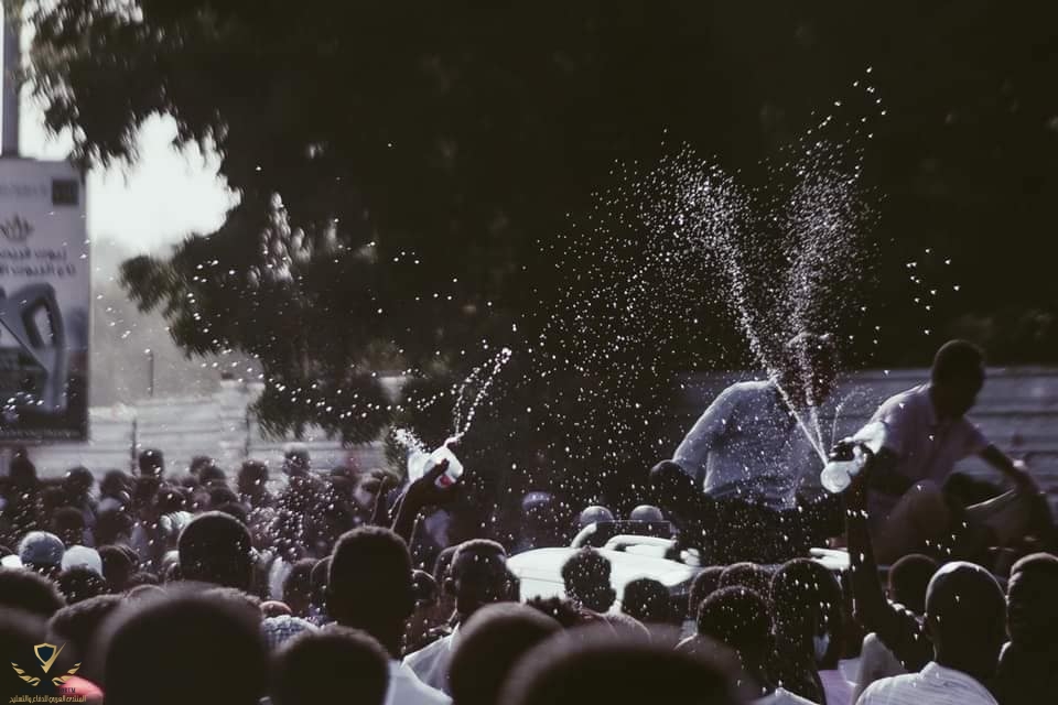 166181
