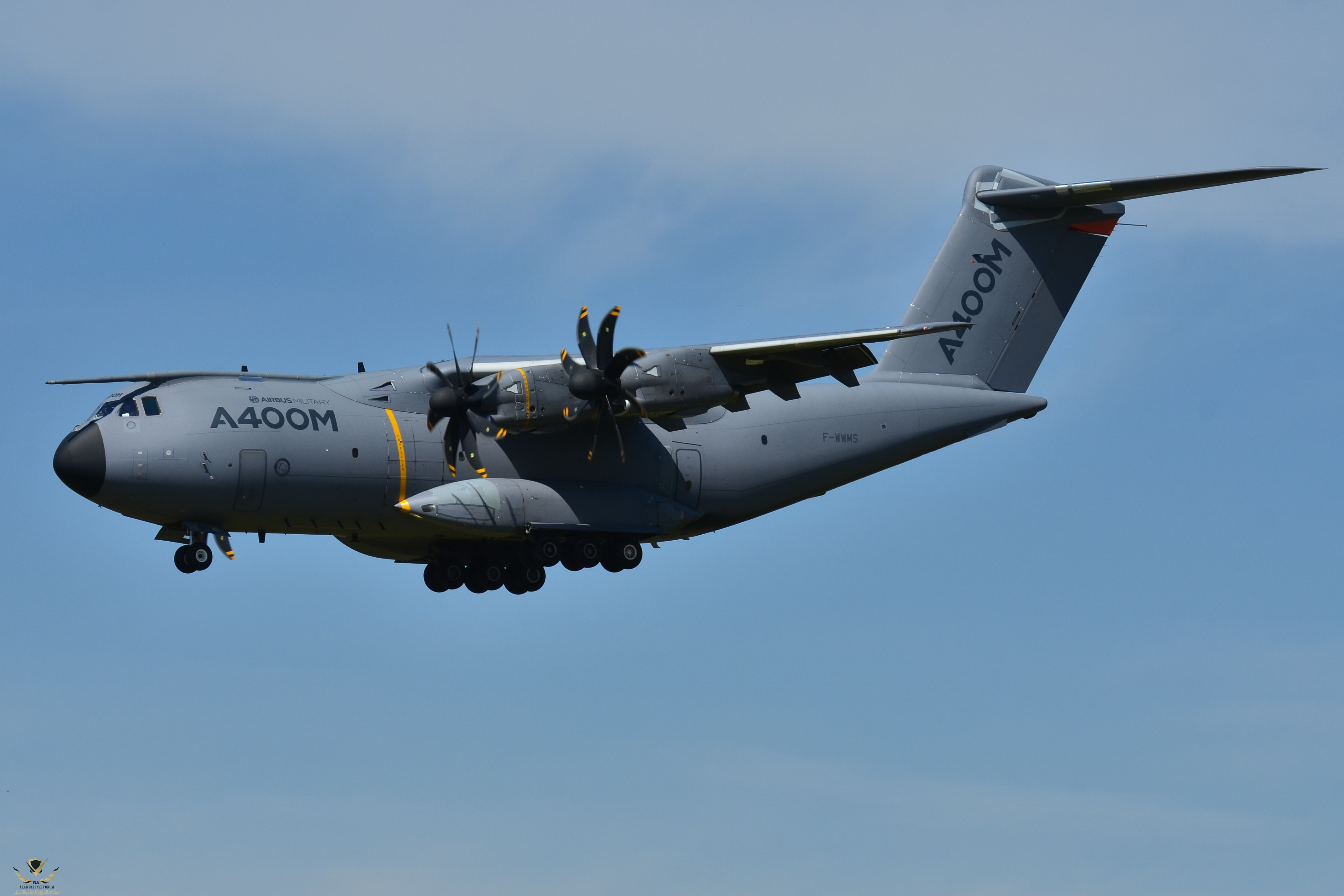 Airbus_A400M_Atlas_Airbus_Military_(AIB)_-Grizzly_3-_F-WWMS_-_MSN_003_(9645872479).jpg