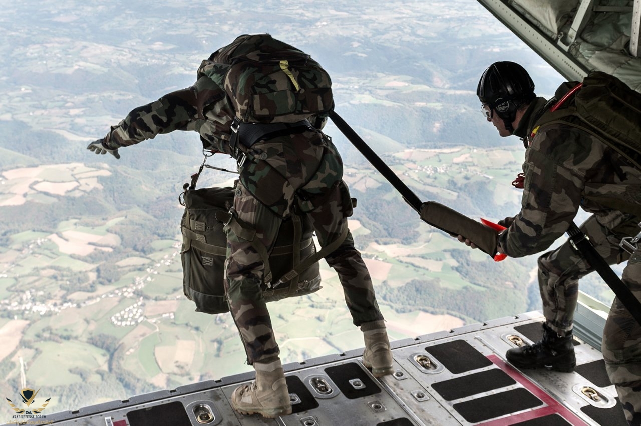 Officier fusilier commando parachutiste de l'air.jpg