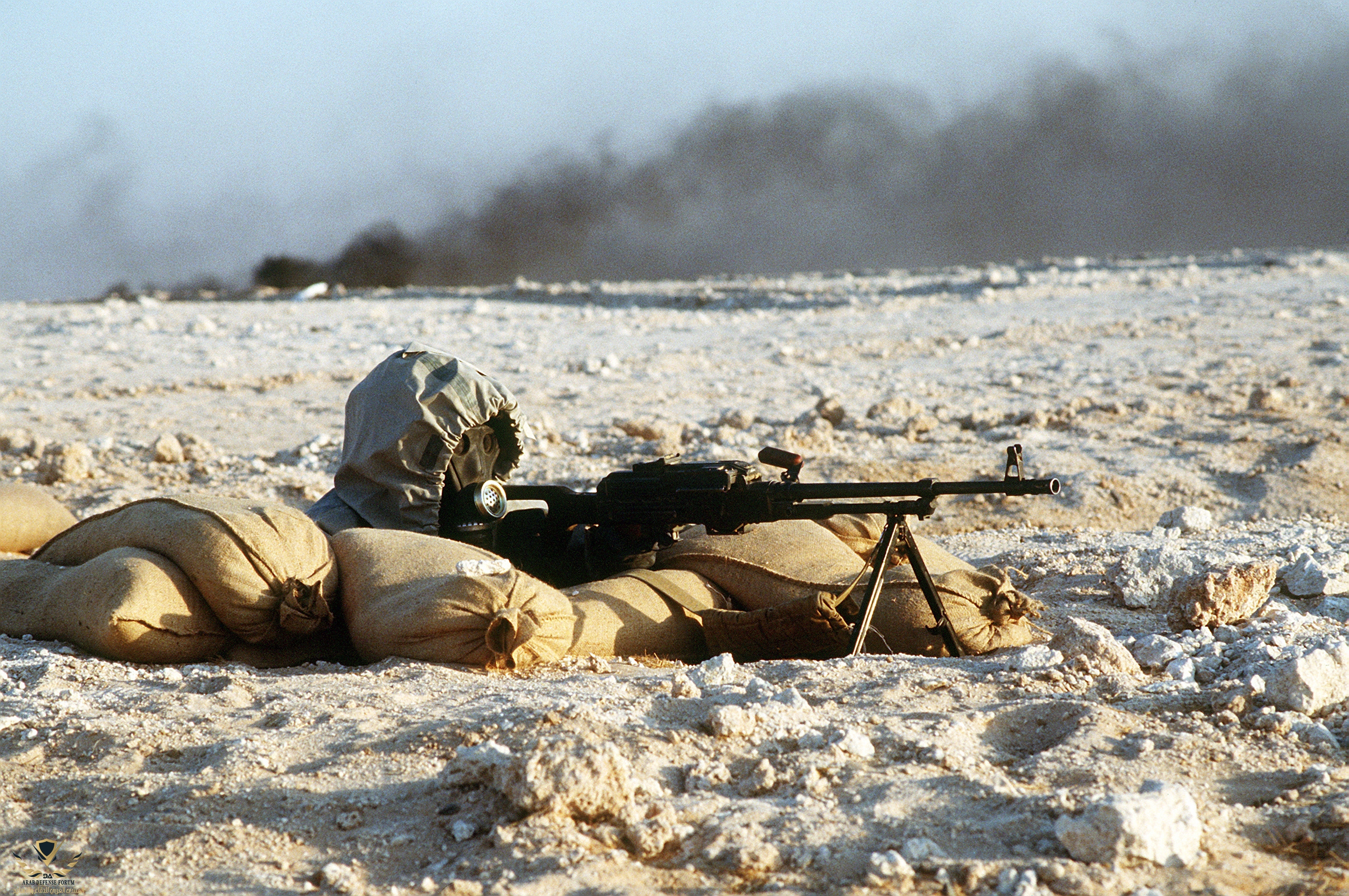 Syrian_soldier_with_a_machine_gun.jpg