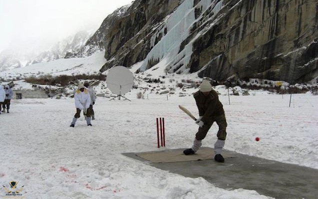 Cricket-at-Siachin-Pakistan.jpg