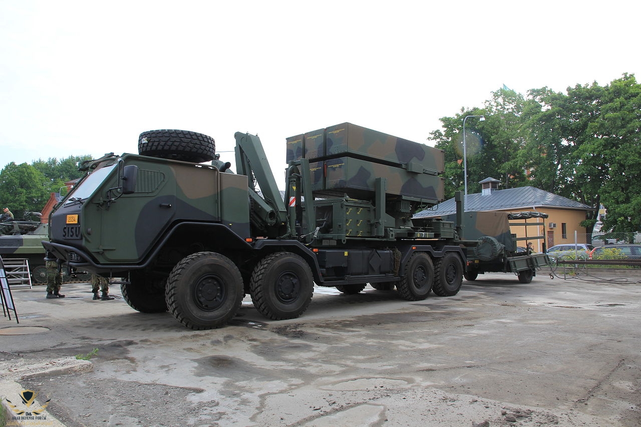 1280px-NASAMS_II_Lippujuhlanpäivä_2.jpg