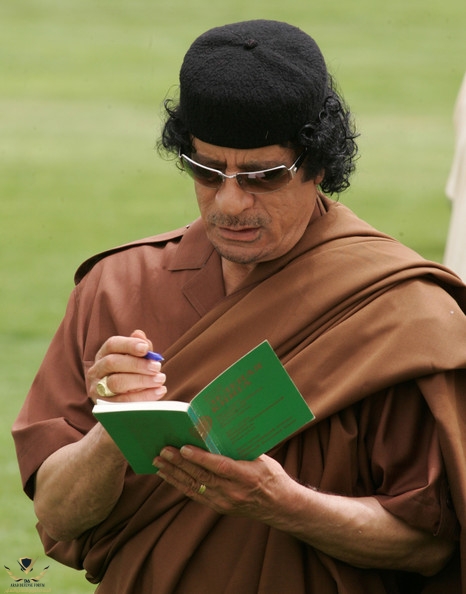 Muammar+al+Gaddafi+Vladimir+Putin+Meets+Libyan+bW3MWTQzeRtl.jpg