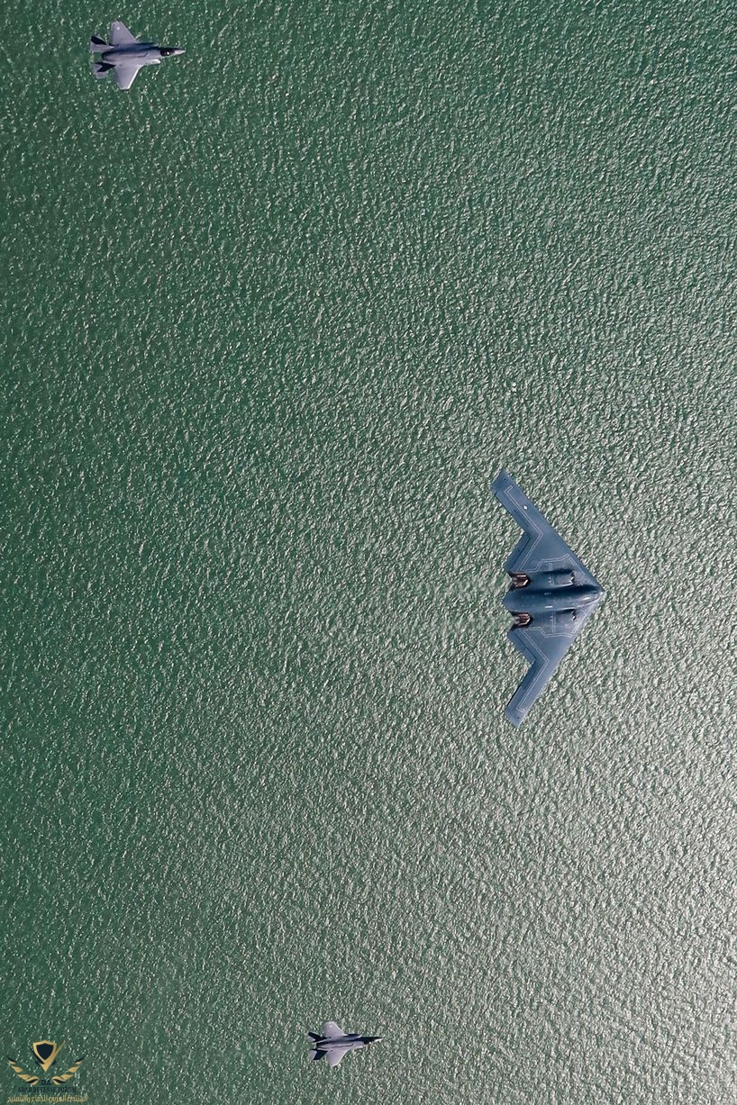 198990