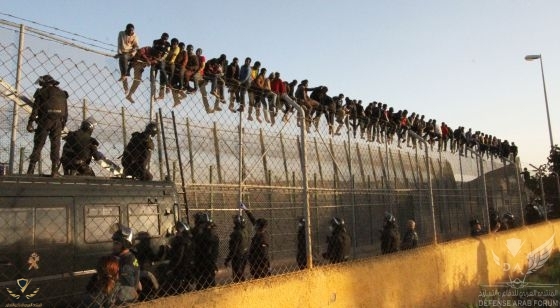 plus-dun-millier-de-migrants-avaient-tenté-de-franchir-les-triples-grillages-qui-séparent-le-M...jpg
