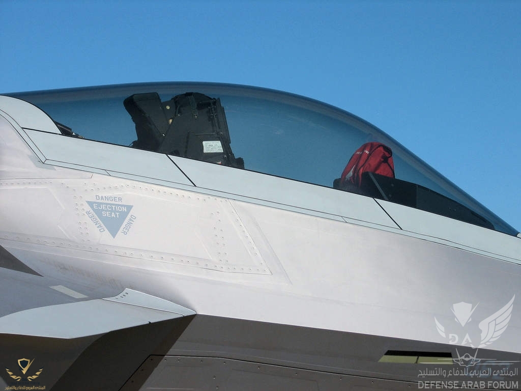 f-22a_raptor_18_of_81.jpg