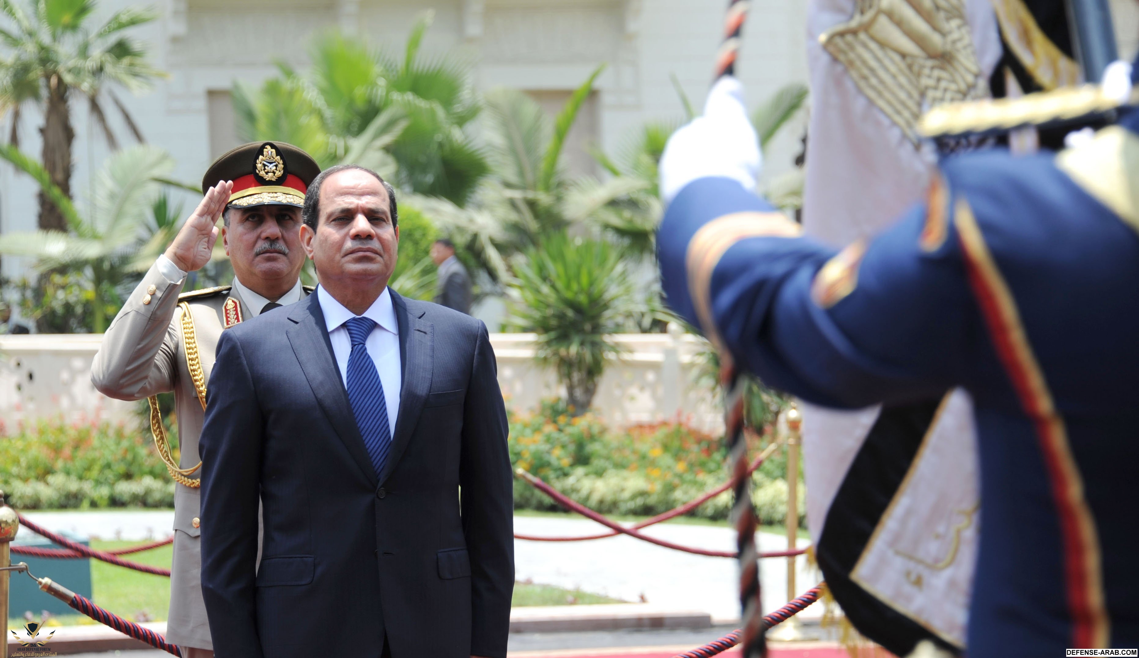 الرئيس-عبد-الفتاح-السيسى-يستعرض-حرس-الشرف-بقصر-الاتحادية-3.jpg