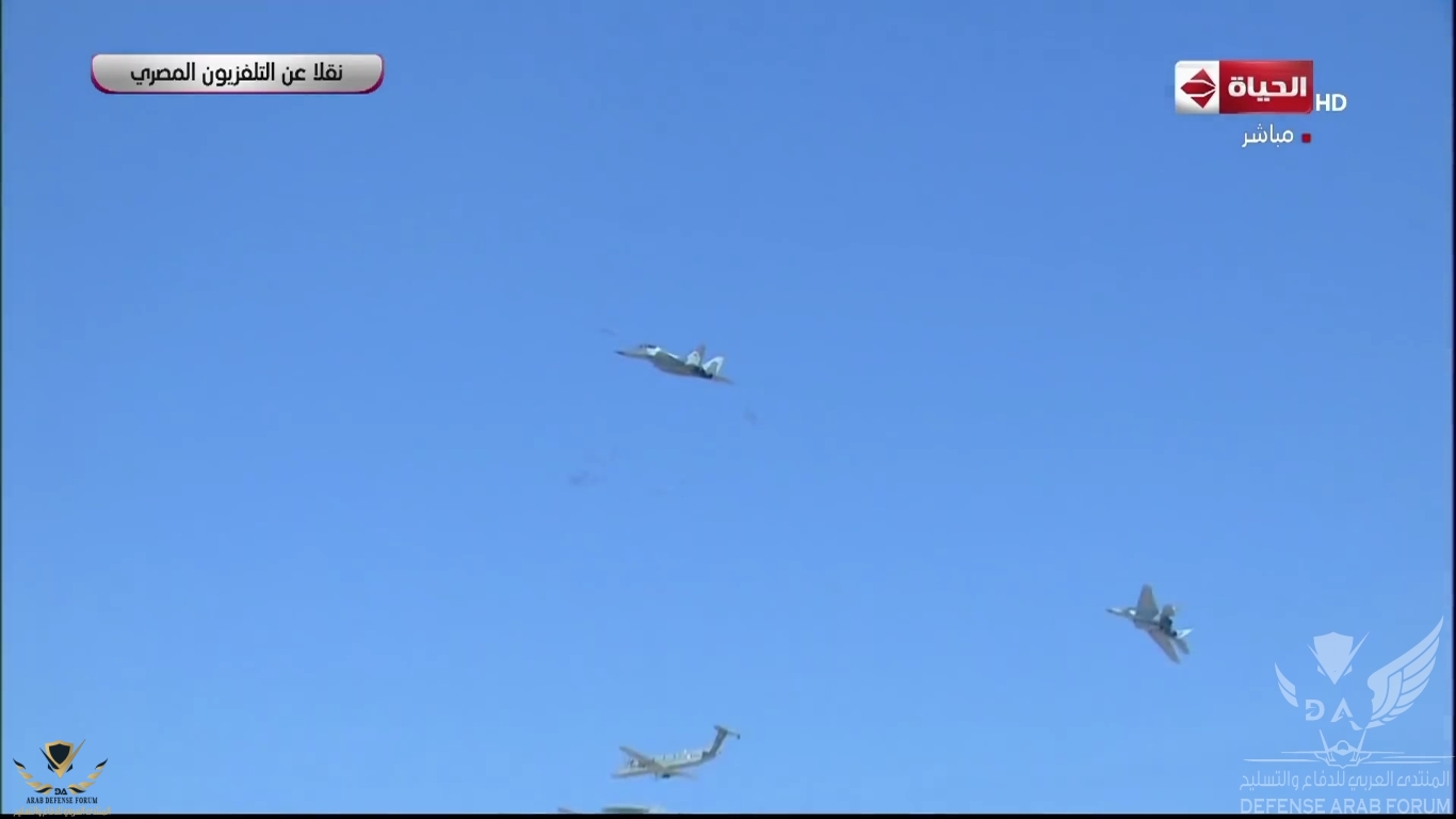  السيسي يشهد بعض العروض الجوية خلال إفتتاح قاعدة برنيس العسكرية[(000787)2020-01-18-12-41-47]...JPG