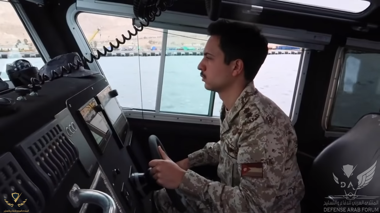 14 ولي العهد ينهي دورة الغطس وقيادة القوارب - YouTube (6).png