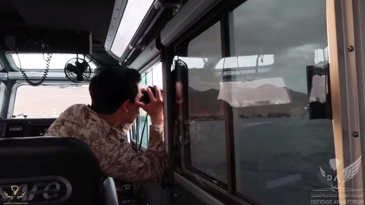 14 ولي العهد ينهي دورة الغطس وقيادة القوارب - YouTube (3).png