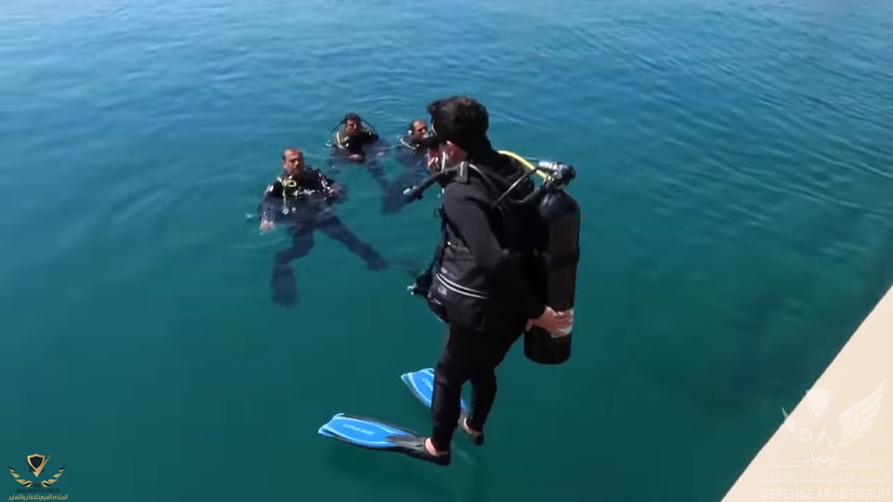 14 ولي العهد ينهي دورة الغطس وقيادة القوارب - YouTube (1).png