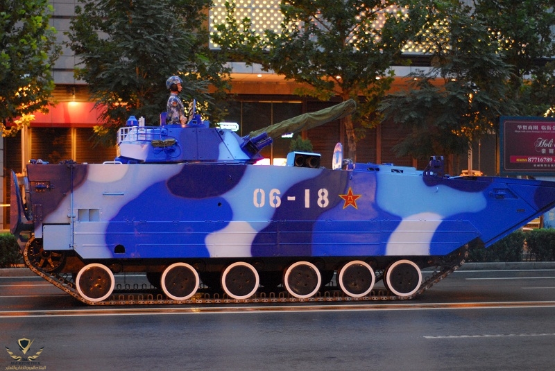ZBD-05_amphibious_IFV_in_Beijing.jpg