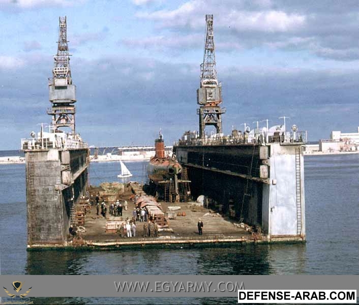 10 Russian submarine in floating dock Alexandria Dec 76.jpg