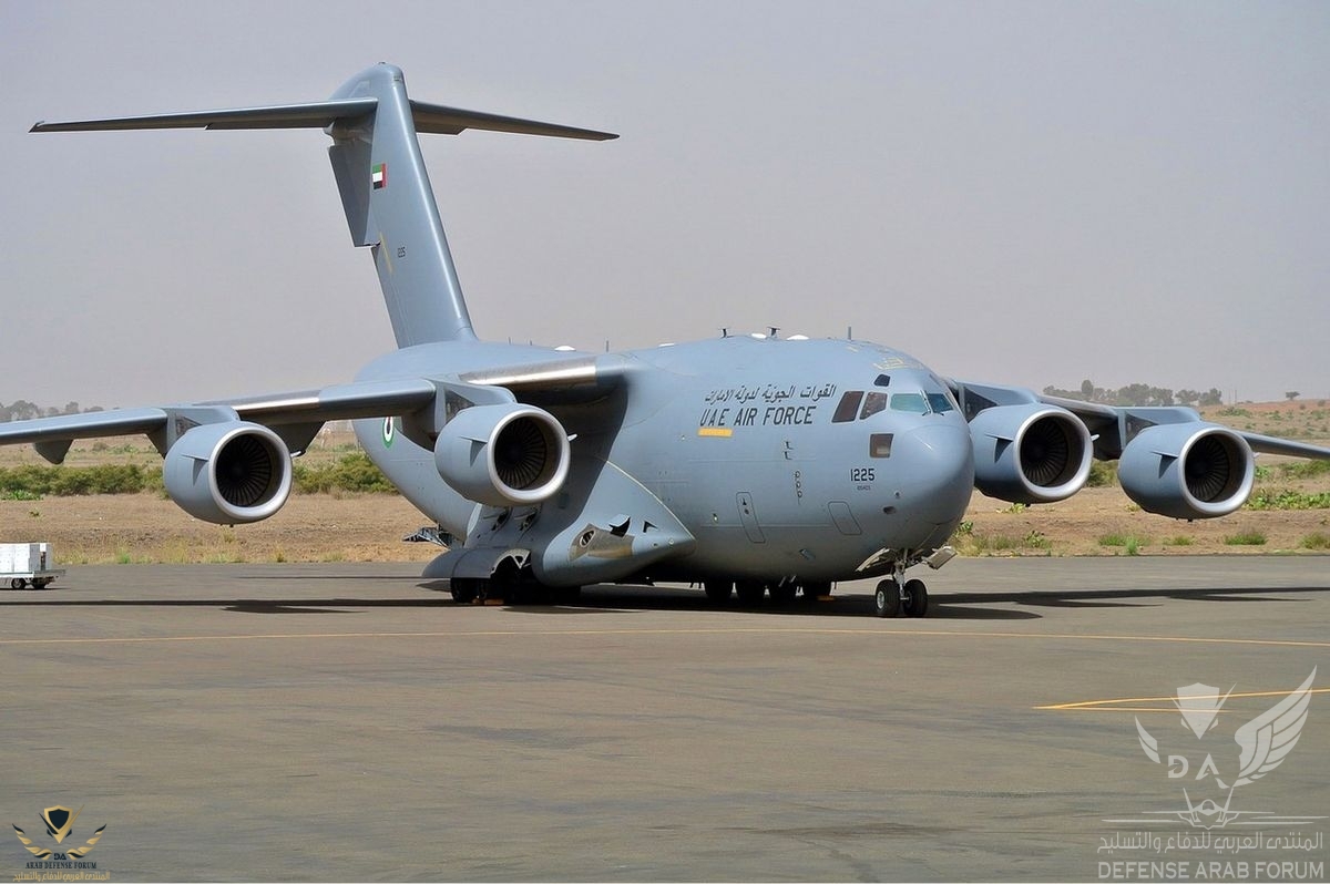 1200px-UAE_Air_Force_Boeing_C-17A_Globemaster_III-1.jpg