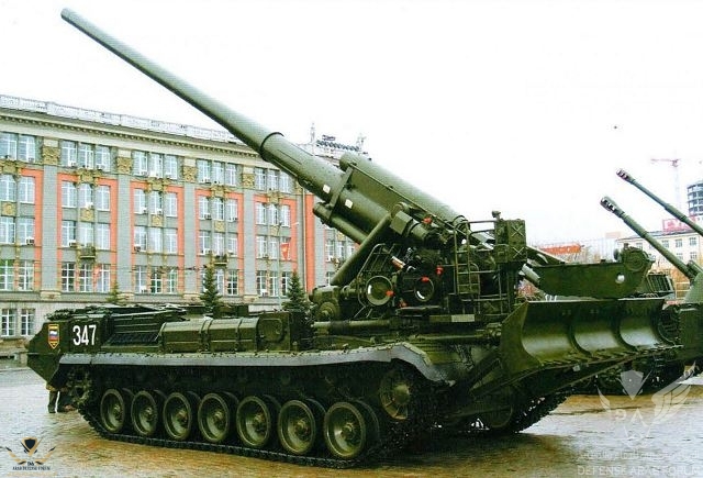 First_live_firing_with_new_2S7M_Malka_self-propelled_cannon_for_Russian_troops_of_Eastern_MD_6...jpg