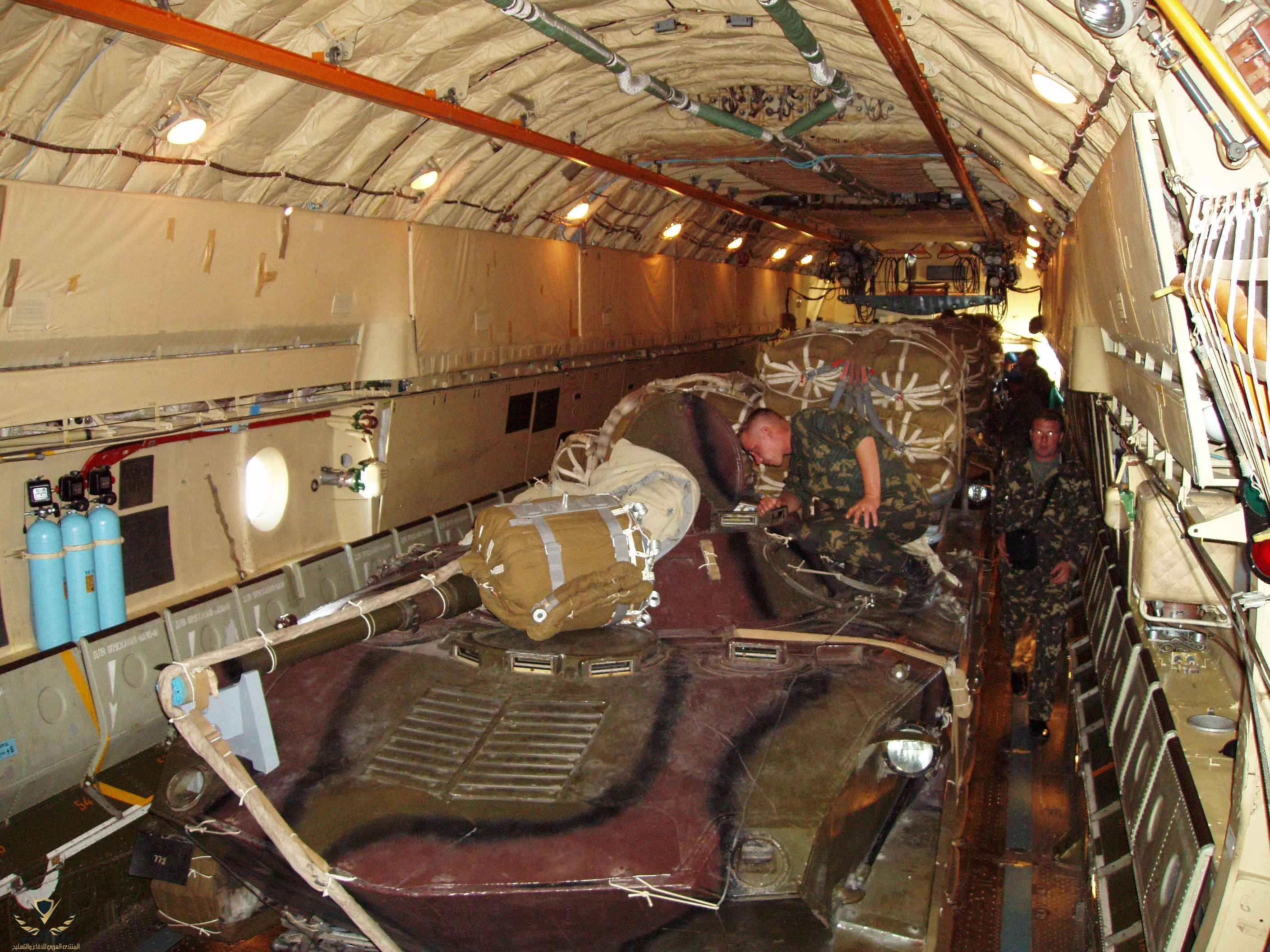 BMD_inside_Il-76_ready_for_jumping.jpg