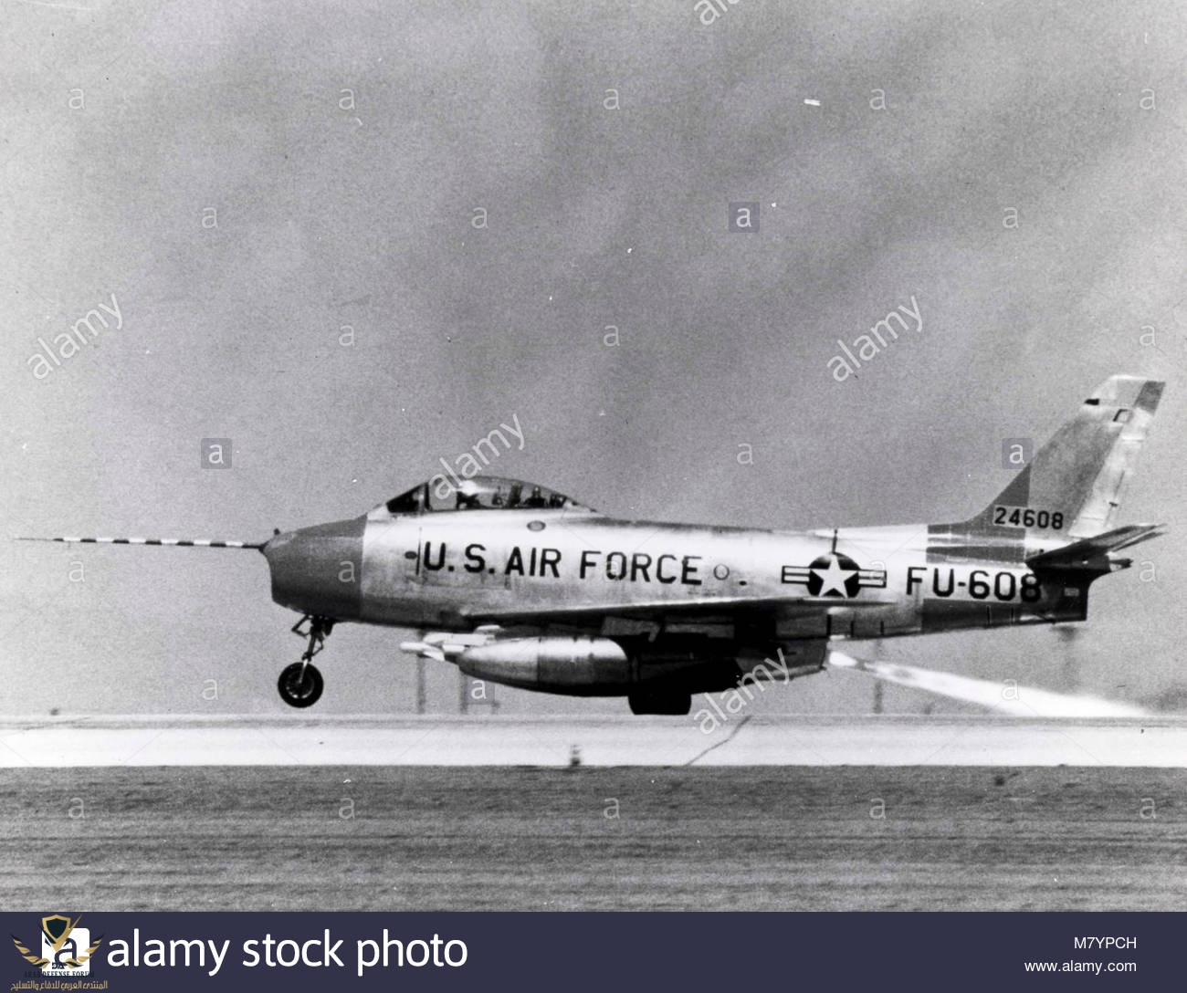 north-american-f-86f-30-na-sabre-sn-52-4608-rocket-assisted-take-off-M7YPCH-1.jpg