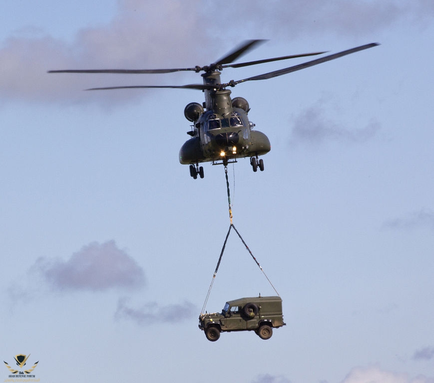 869px-RAF_Chinook_Carrying_Army_Land_Rover_MOD_45155113.jpg