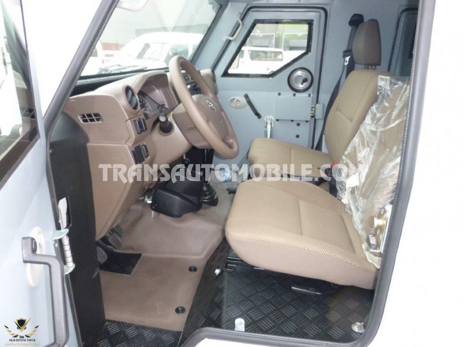 transautomobile-toyota-land-cruiser-hzj-79-1375-105504.jpg