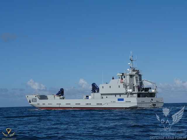 PIRIOU_Barge_LCT_50_RMN_Morocco_2.jpg