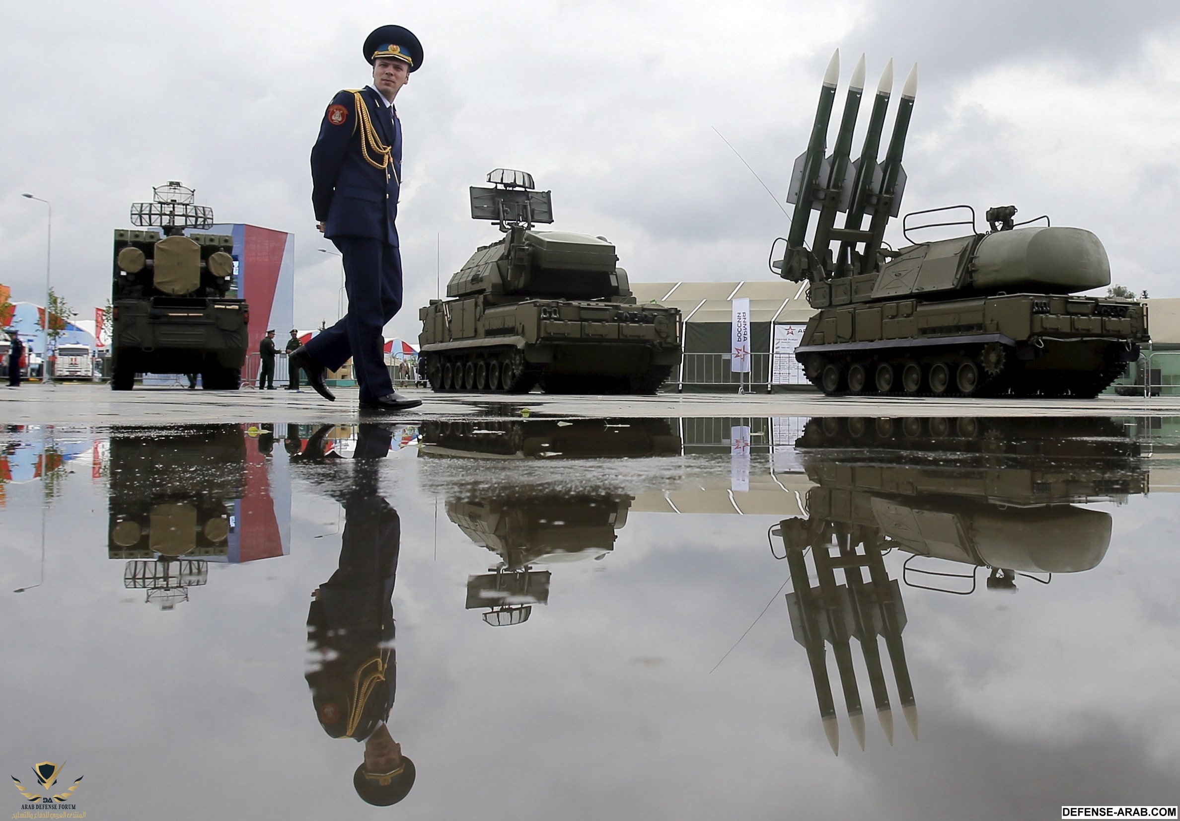 2015-06-16T132456Z_01_MOS25_RTRIDSP_3_RUSSIA-MILITARY-6571.jpg