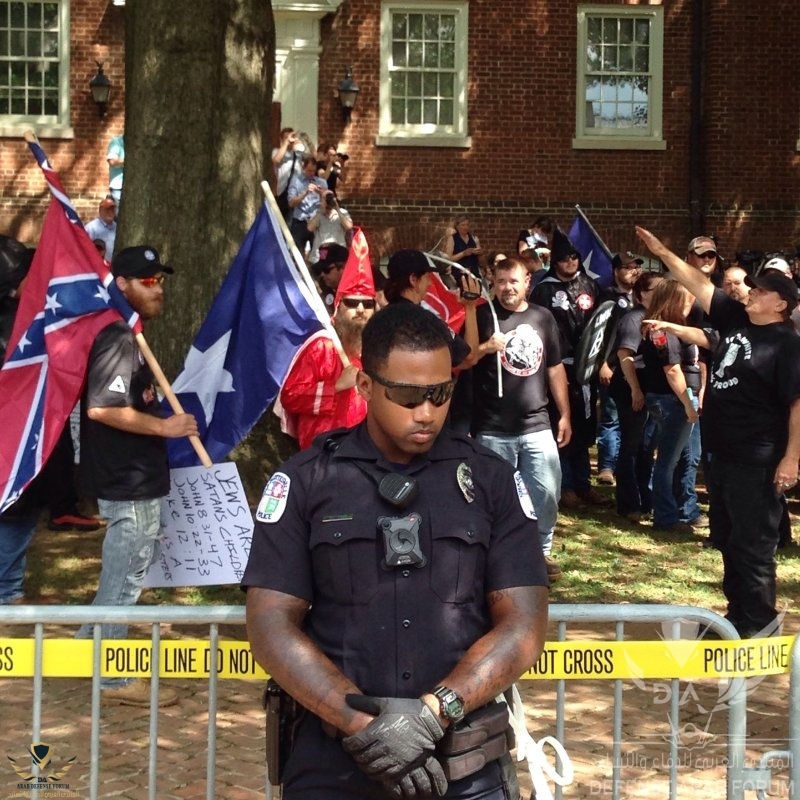 jill-mumie-charlottesville-officer-viral-kkk.jpg