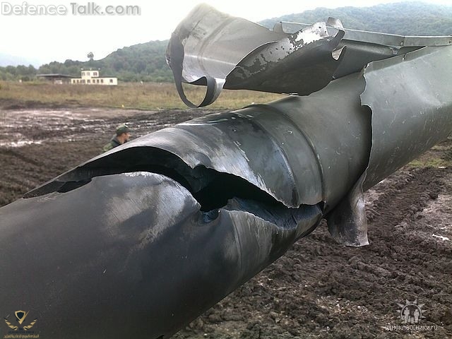 T-90A_barrel_damage_19th_MRB_Tank_Btln.jpg