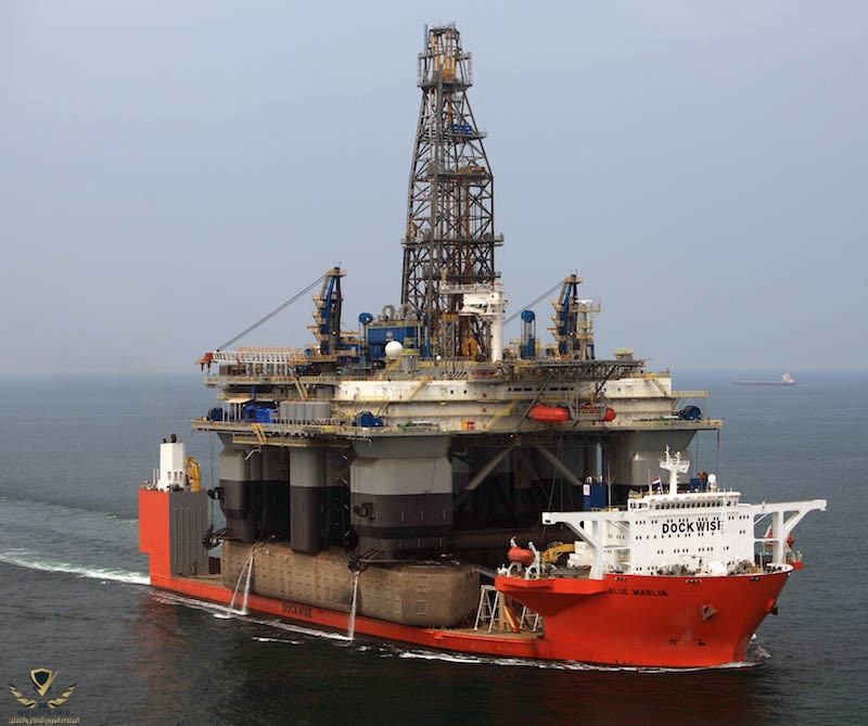 blue-marlin-heavy-lift-ship-transports-rigs-and-other-ships-9.jpg