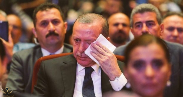 أردوغان-يبكي-متأثراً-بمرثية-في-السنوية-الأولى-للإنقلاب-1-620x330.jpg