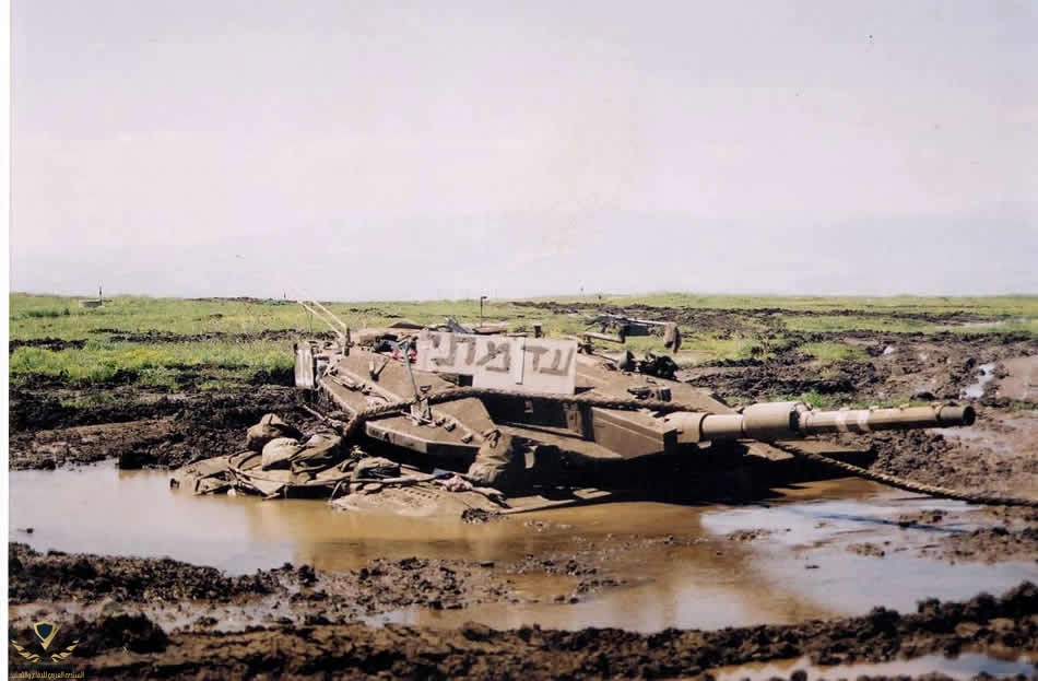 israeli_tank_in_mud-1.jpg