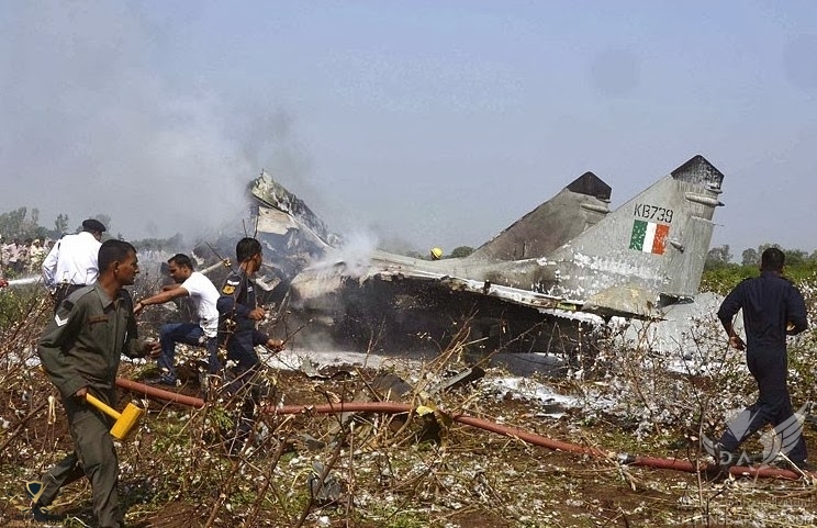 A MiG-29 fighter aircraft of the Indian Air Force crashed in a farm near Vasai-Ravalsar in Jam...jpg