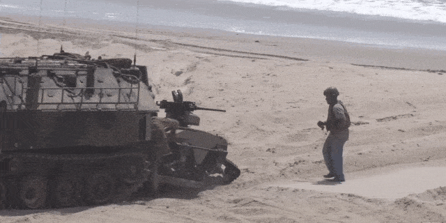 1494271307-tanky.gif