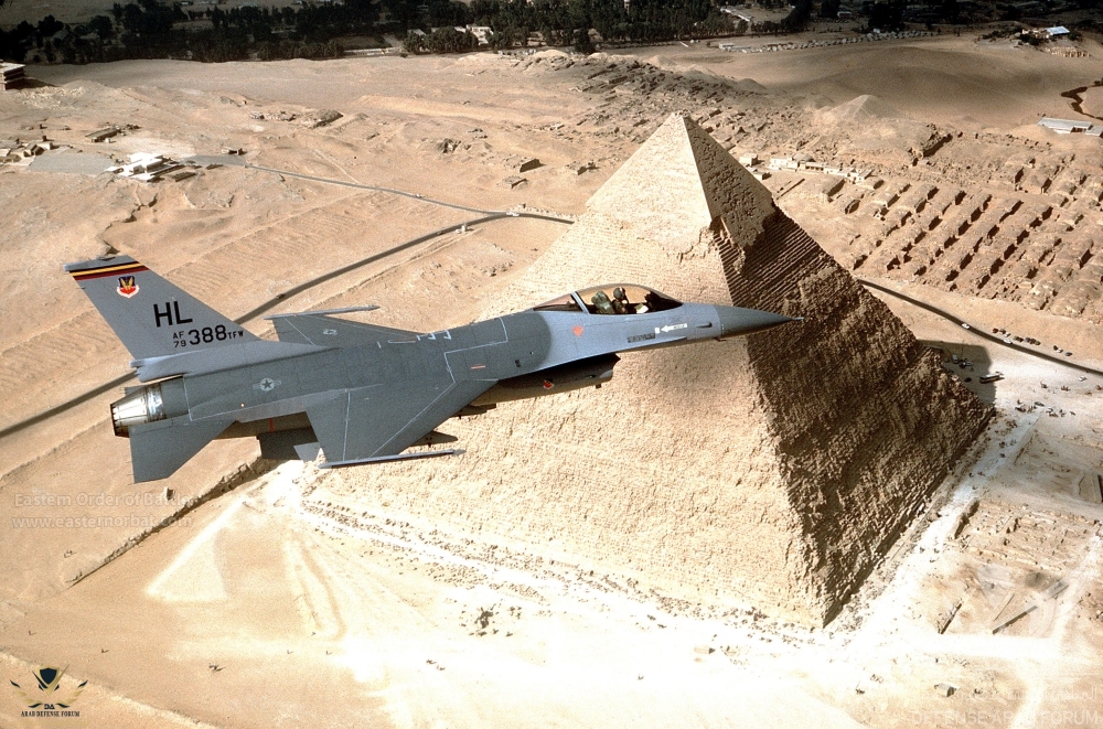 BRIGHT_STAR__82_F-16_Fighting_Falcon_aircraft_in_flight_over_one_of_the_Great_Pyramids-2.jpg