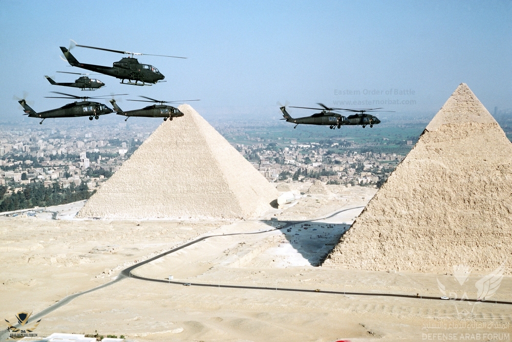 UH-60_BlackHawk_and_AH-1G_Cobra_in_front_of_the_pyramids_during_Bright_Star__82.jpg