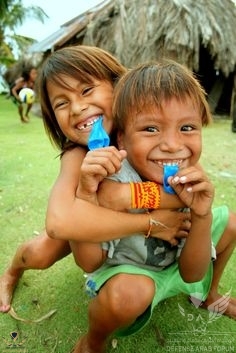 4b450fbee74cbec61b2a52114ec327e2--kids-laughing-happy-children.jpg