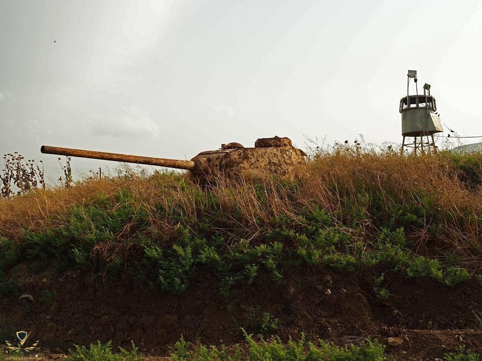 tank-dug-turret-bunker-captured-jordanian-or-iraqi-t-34-85-was-turned-into-a-pillbox-in-a-sett...jpg