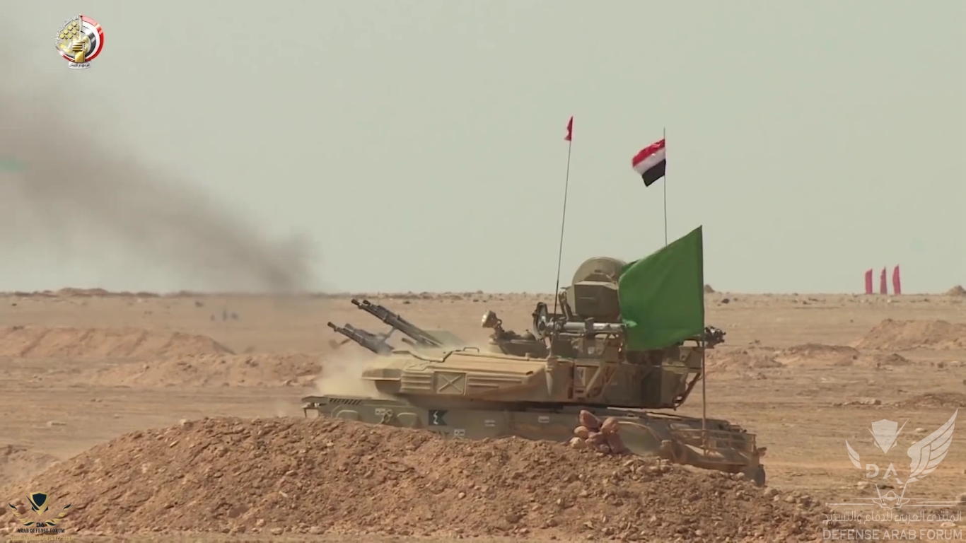  العام للقوات المسلحة يشهد المرحلة الرئيسيه للمناوره -حسم 2020 -فى الاتجاة الاستراتيجى الغربى[...JPG